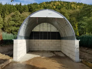 Rundbogenhalle